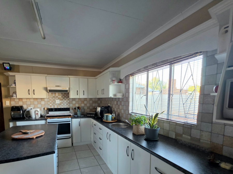 4 Bedroom Property for Sale in Blydeville Northern Cape